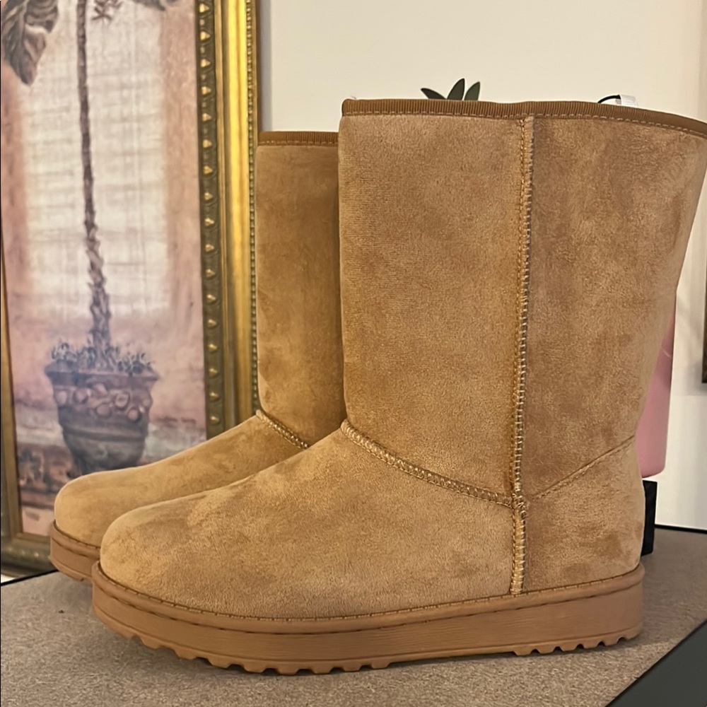 Arizona Tan Suede Boots